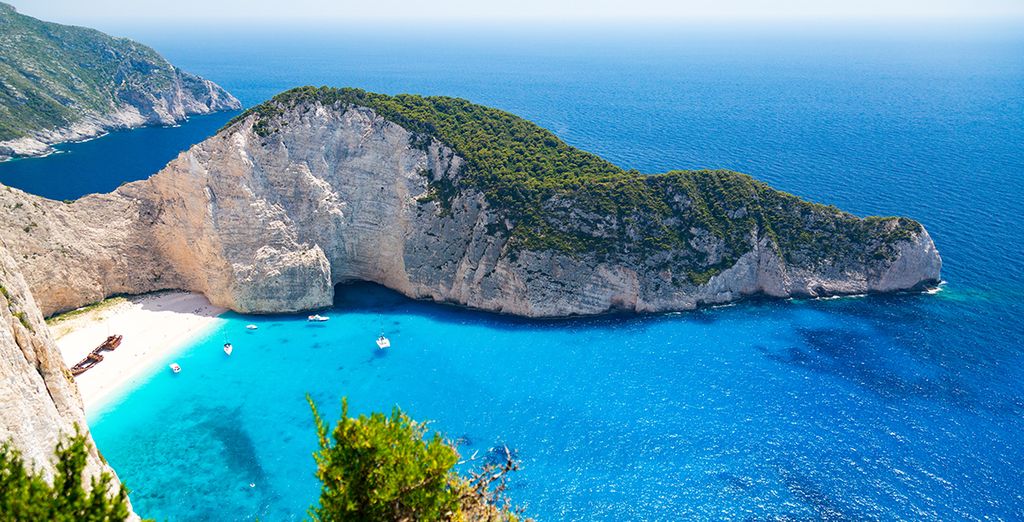 Navagio (Shipwreck) Beach in Zante – turquoise bay beneath white limestone cliffs